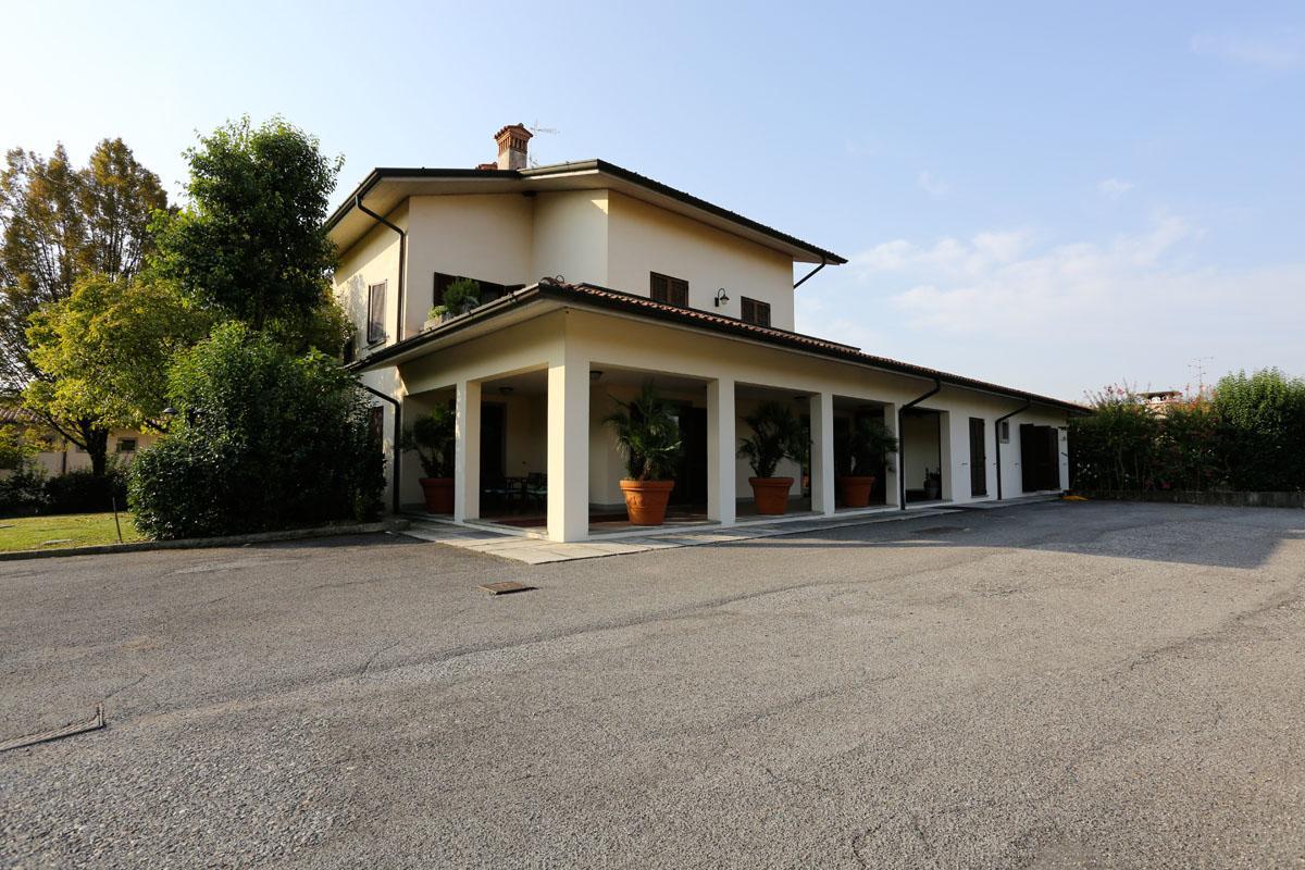 Hotel Franciacorta Paderno Franciacorta Exterior photo